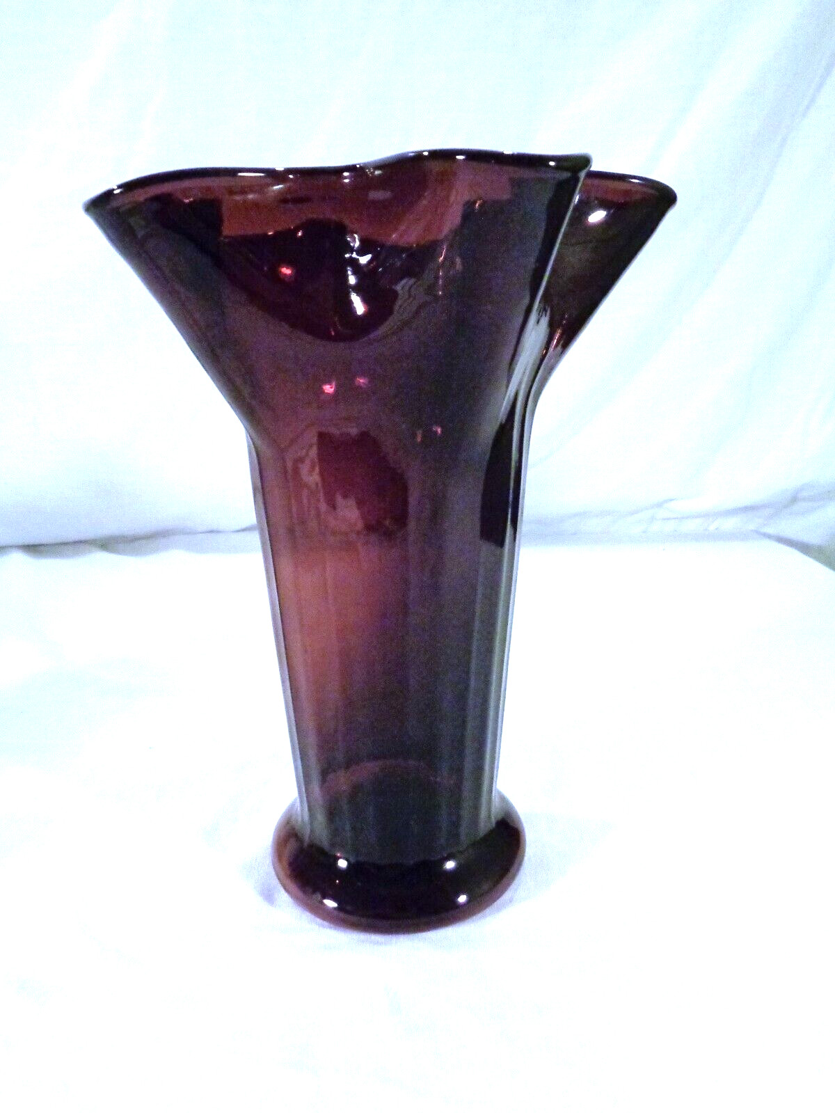 Unknown Maker 9&Prime; Amethyst Purple Ribbed Vase