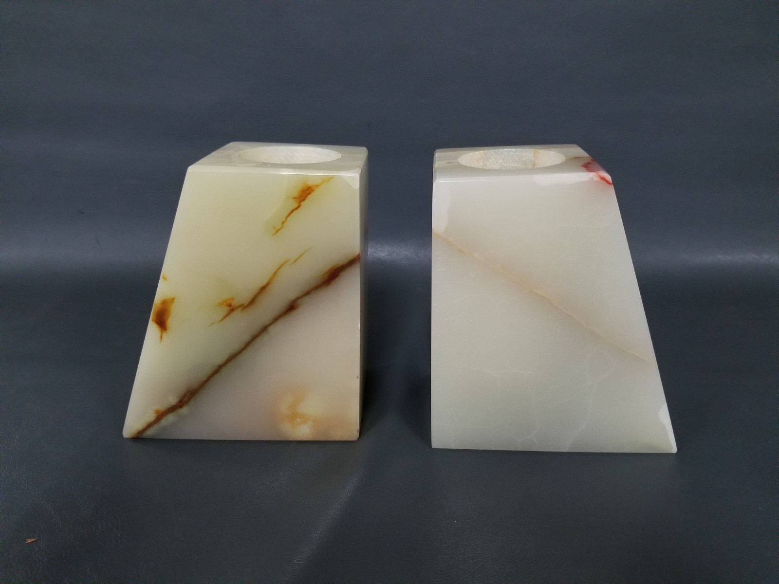 VTG 5&Prime; Tall Solid Onyx Red / Gold / Tan Veined Candleholder Bookends – Slanted