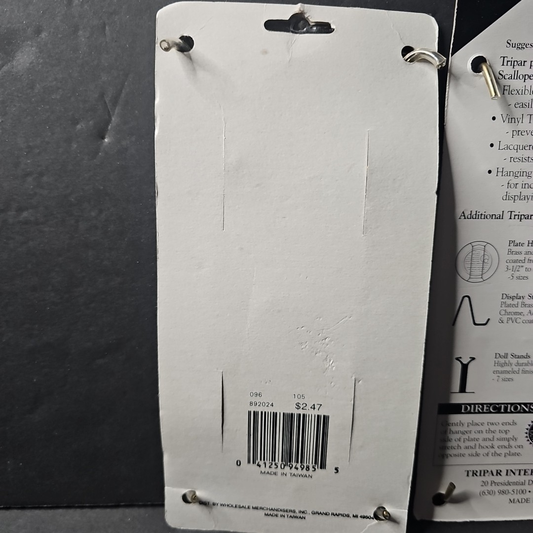 Plate Hanger 7-10” Brass Hanging Wire Display For Plates Set Of 2 New In Package