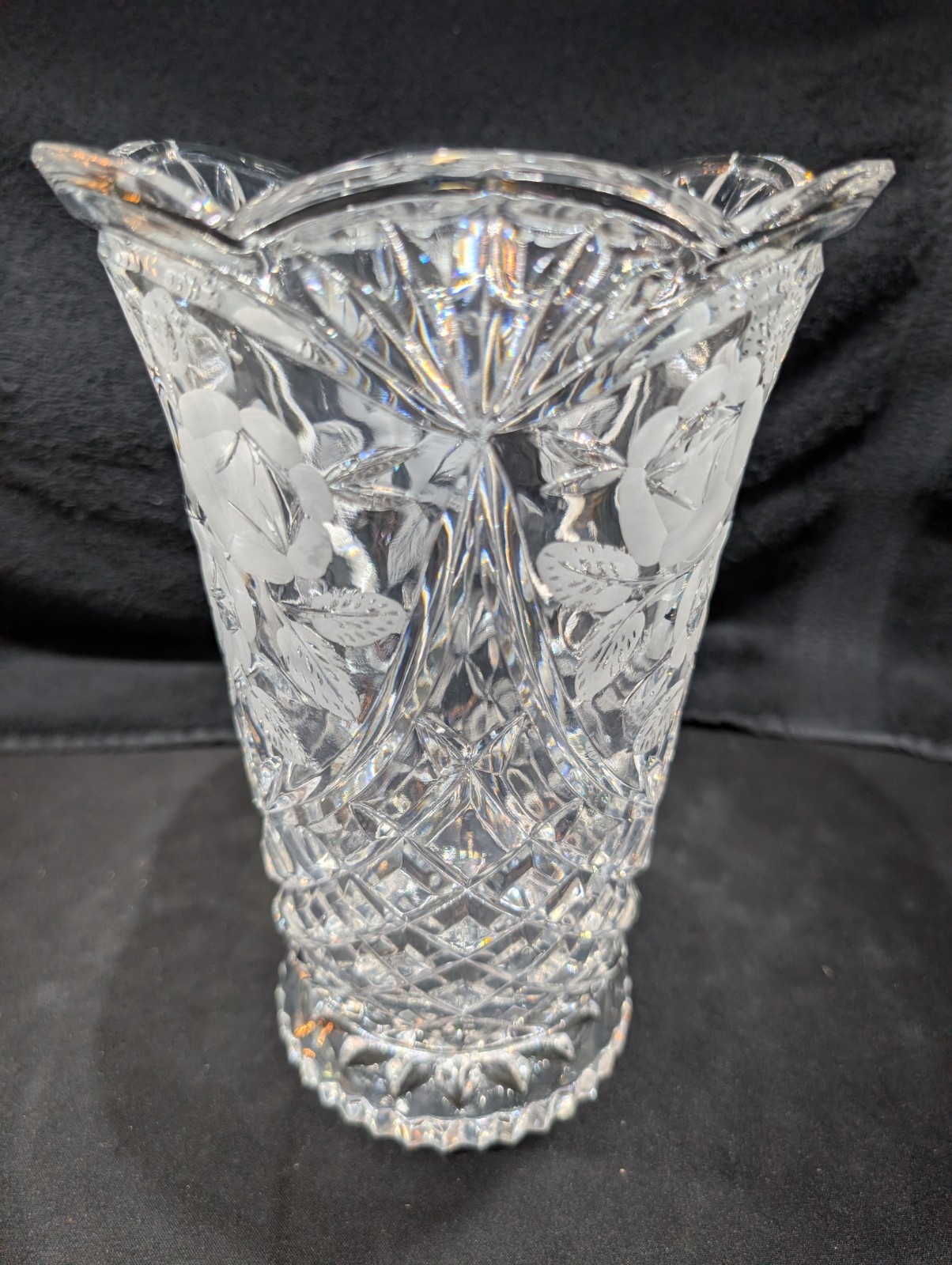 Vintage 24% Lead Crystal « Dorsette Frosted Rose » Pattern Flower Vase