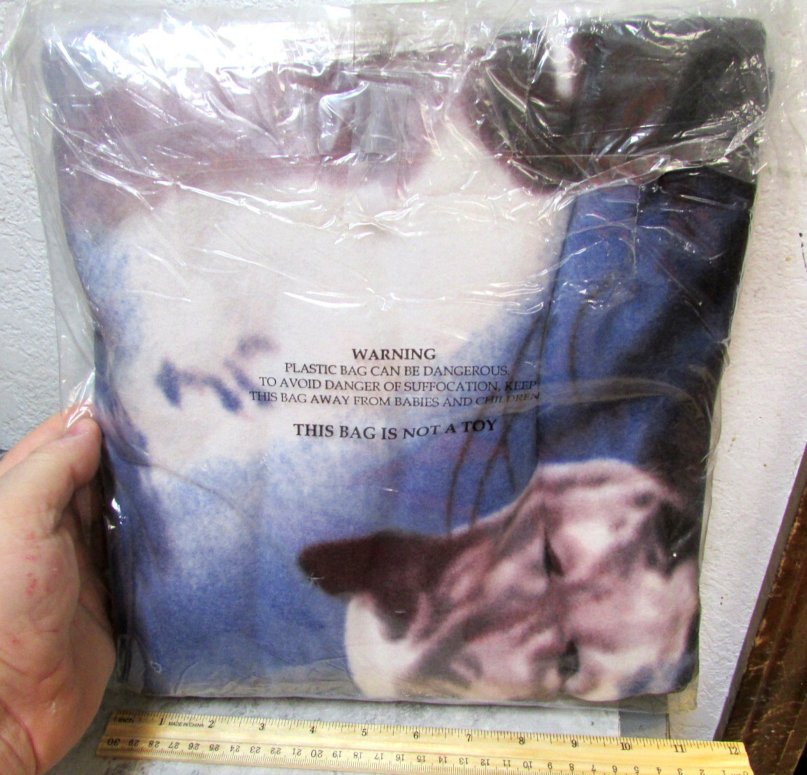 Fleece Throw Lap Blanket Wall Hanging, Wolves, 50 x 60 inch, 100% polyester