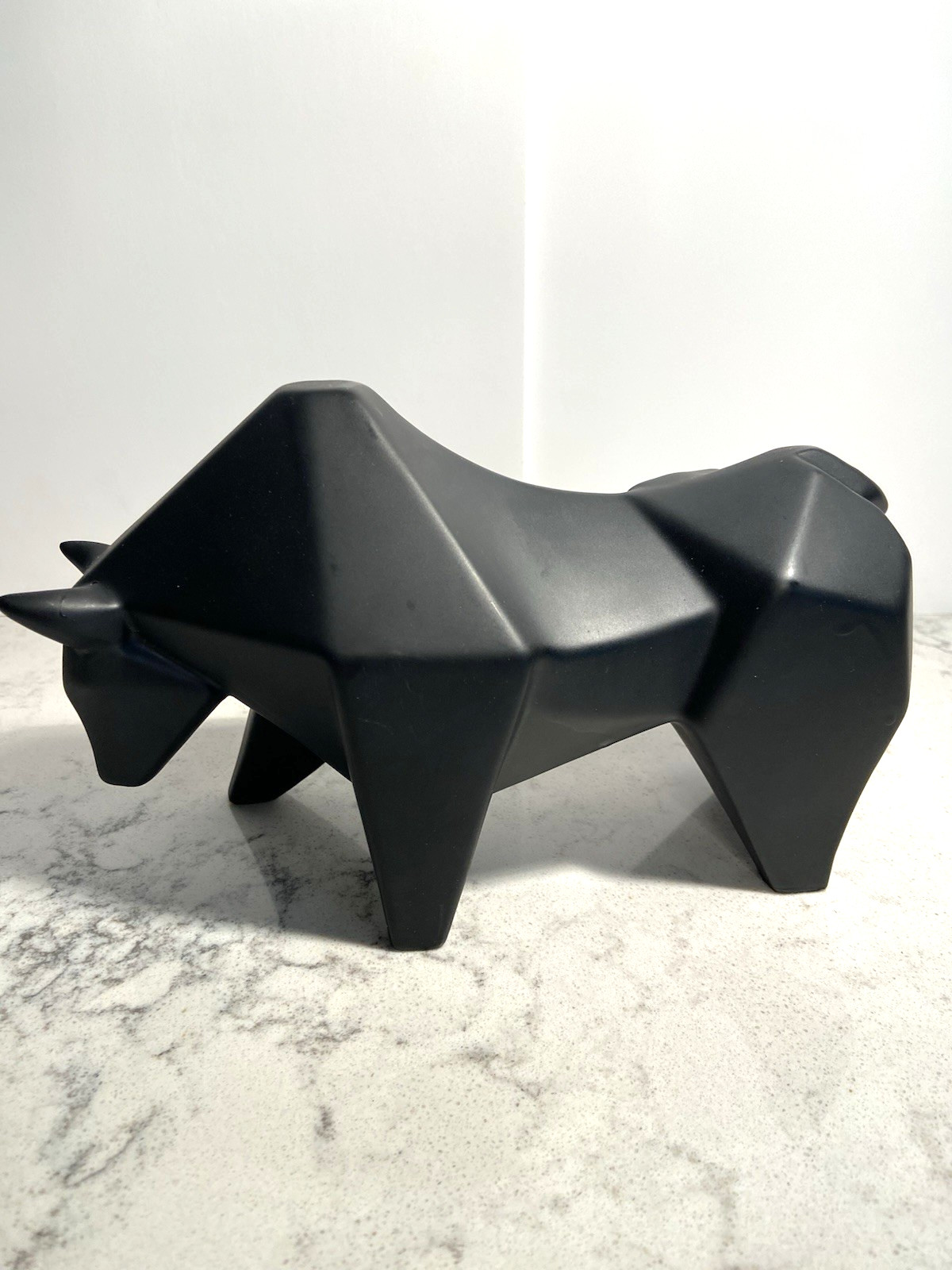 Geometric Bull Sculpture Matte Black Ceramic Modern Statue 10&Prime;x6&Prime;