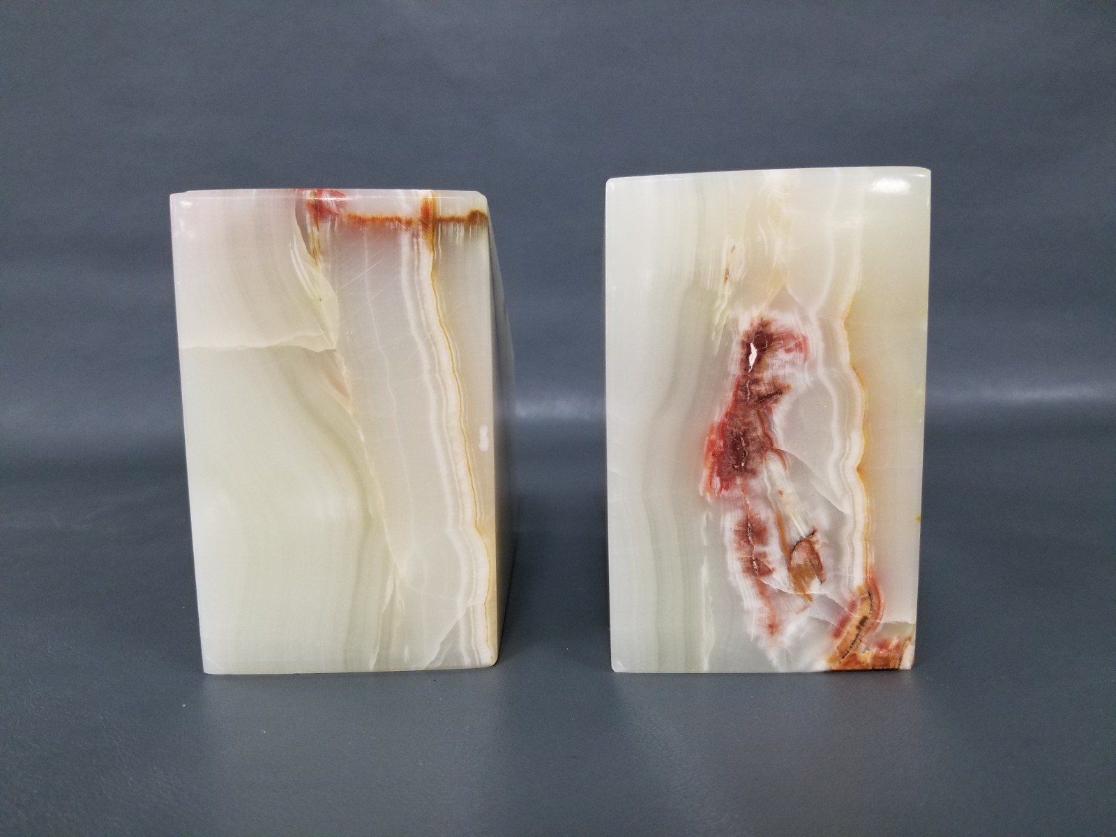 VTG 5&Prime; Tall Solid Onyx Red / Gold / Tan Veined Candleholder Bookends – Slanted
