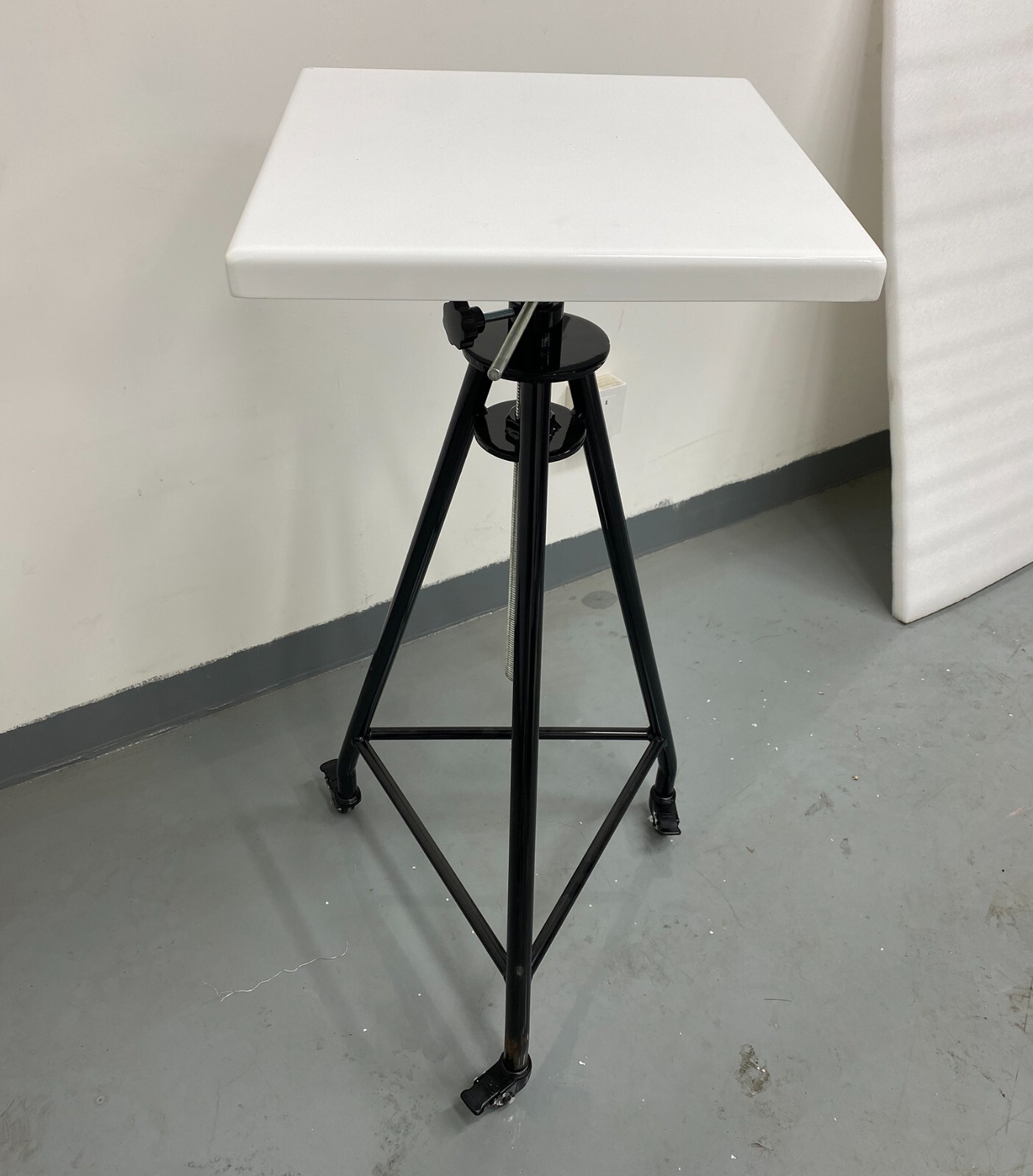 Floor Sculpture Pottery Stand 15x15in Sculpture Trestle Turntable Display Stand