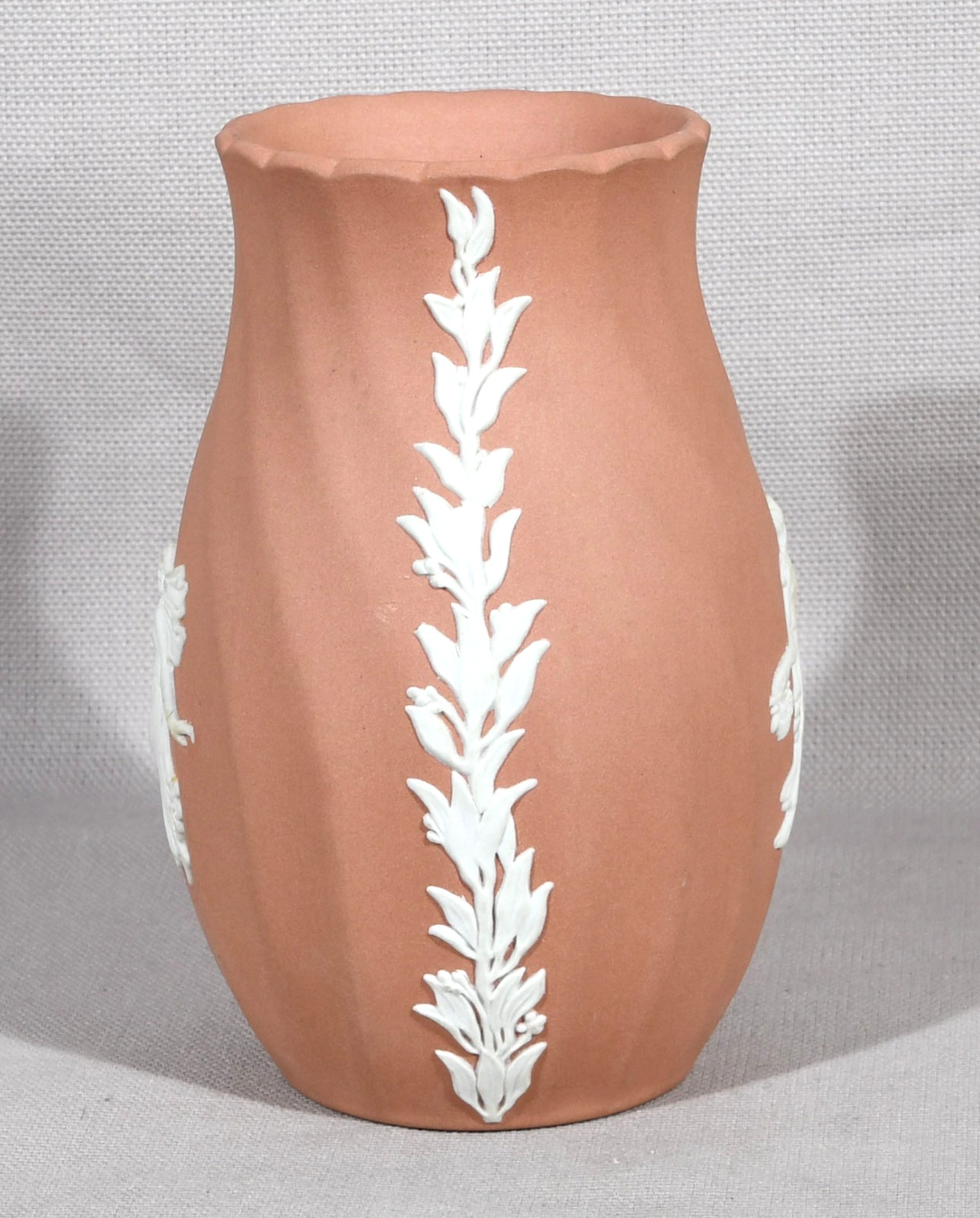 Wedgwood Jasperware Dancing Hours Vase Terracotta Swirl 4 7/8&Prime; Tall