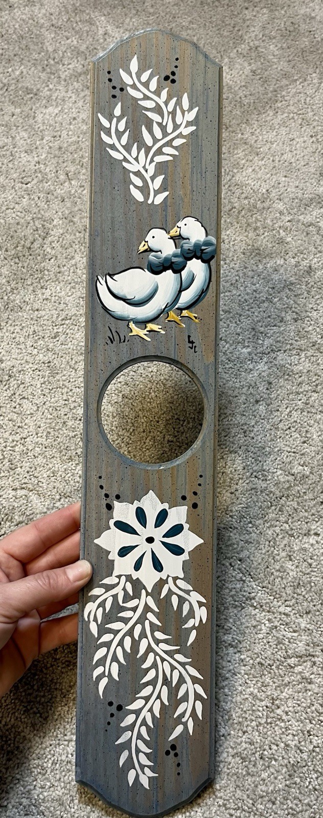 Vintage 1990s Country Goose Wooden Door Hanger / Over Door Knob Folk Art Decor
