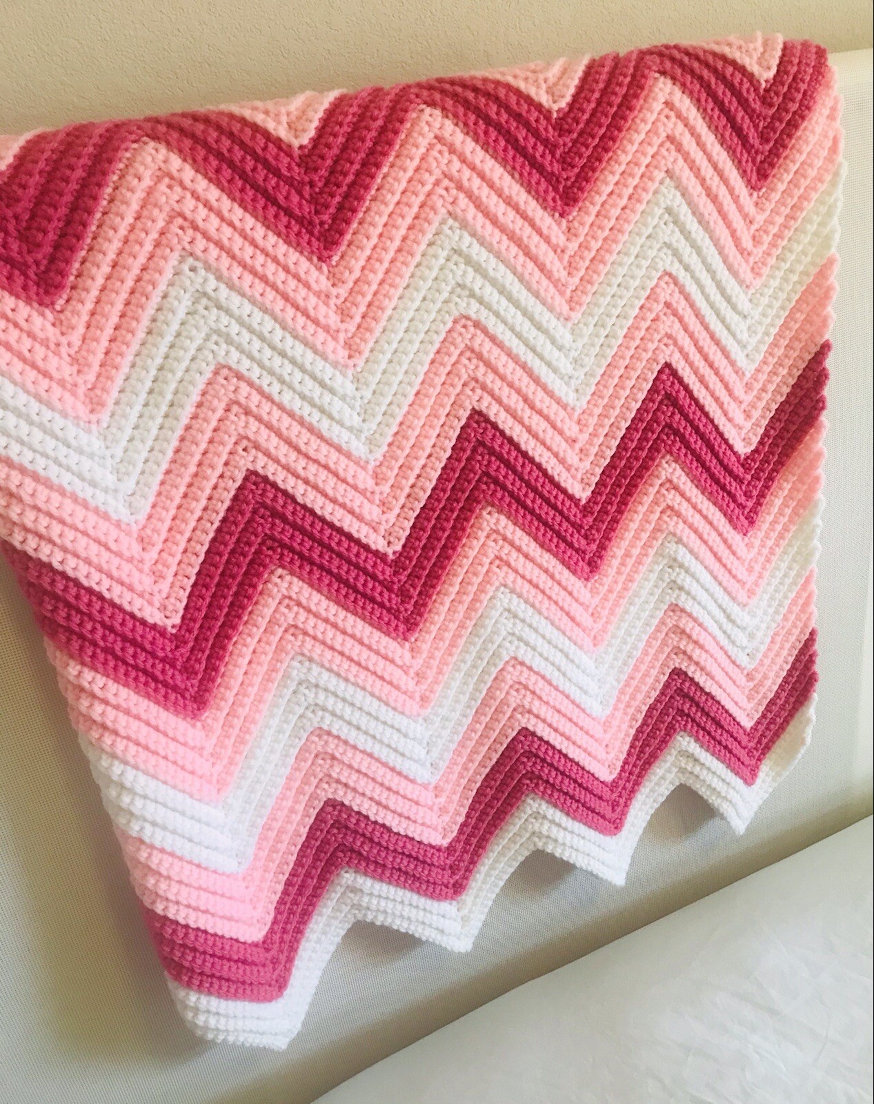 Pink Zig Zag Afghan Chair Throw Granny Blanket Vtg 70s Hand Knit Crochet