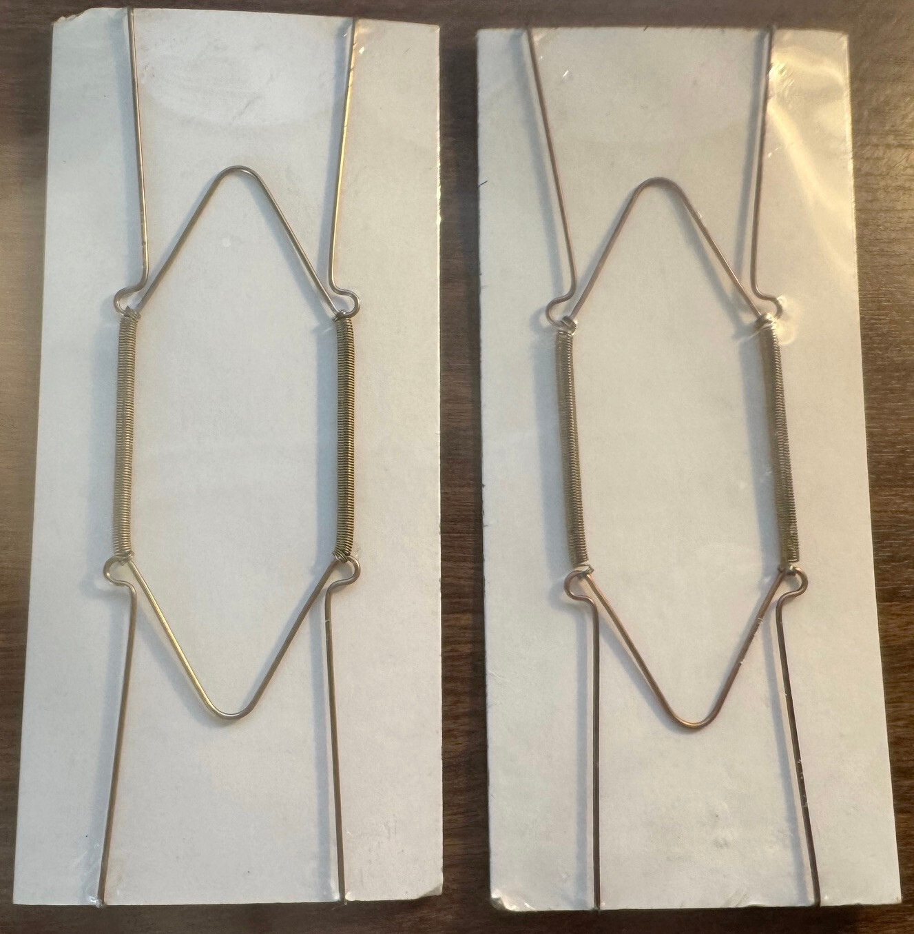 2 Display Plate Expandable Plate Hangers w/Scratch Protector Plastic Sleeves NEW