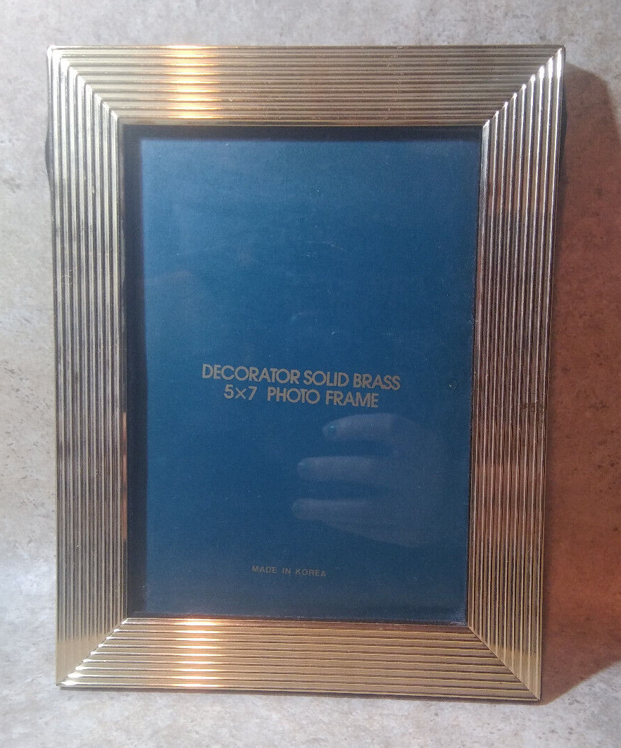 Decorator Solid Brass 5×7 Photo Frame Made in Korea 6.75&Prime;x8.75&Prime; Easel Back