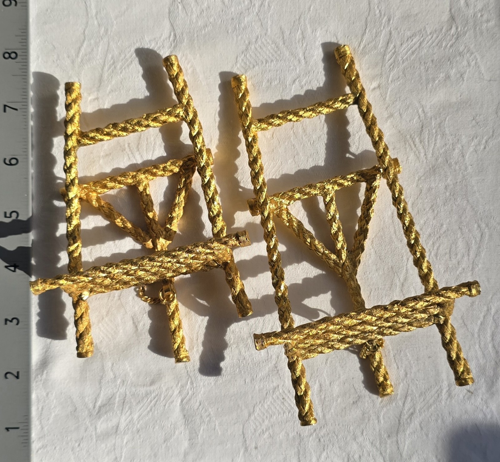 Table Top Easel Display Stands (2) Twisted Rope/ Gold Tone