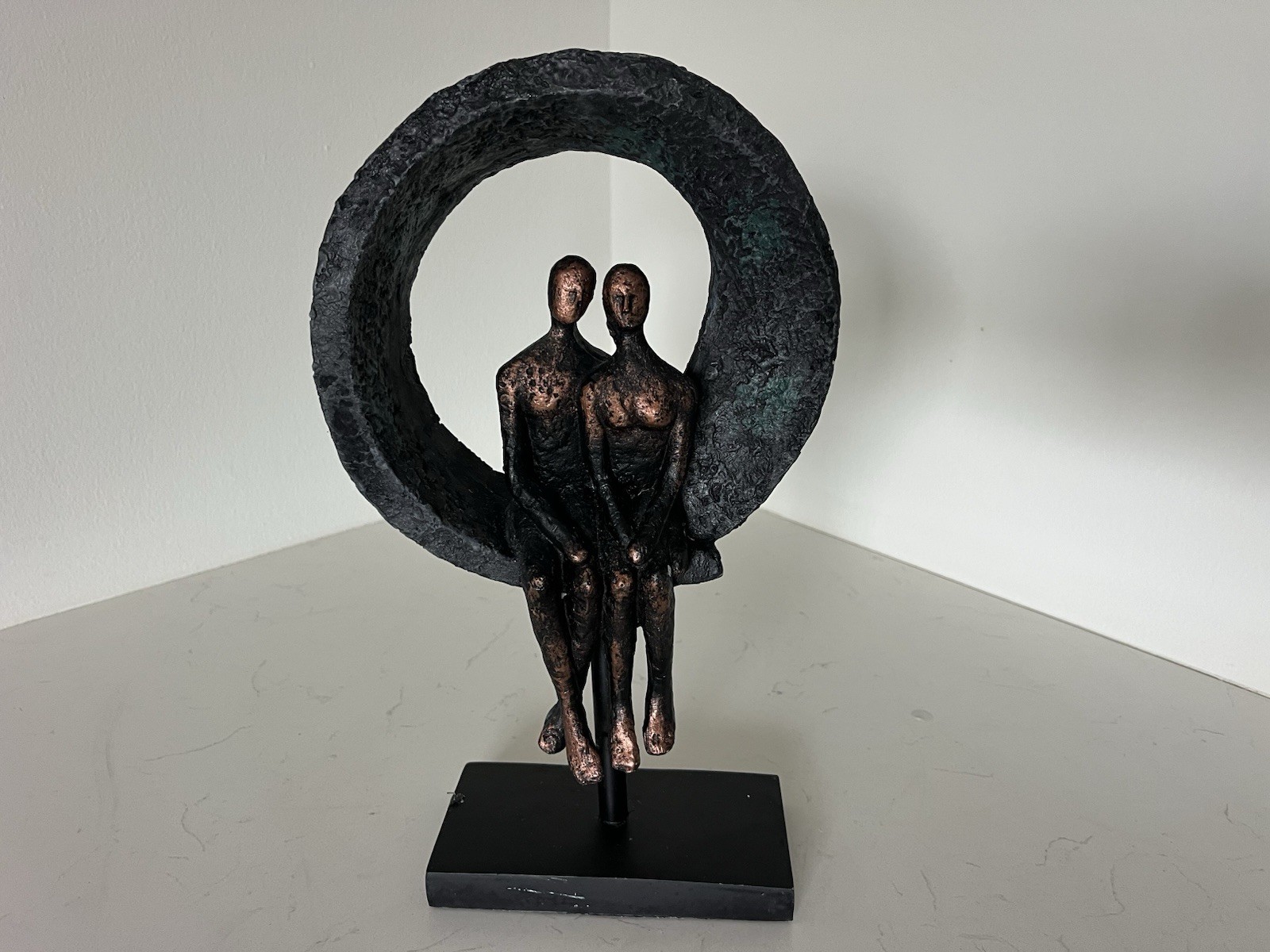 Modern Abstract Couple Sculpture Infinity Circle Love Figurine Home Decor