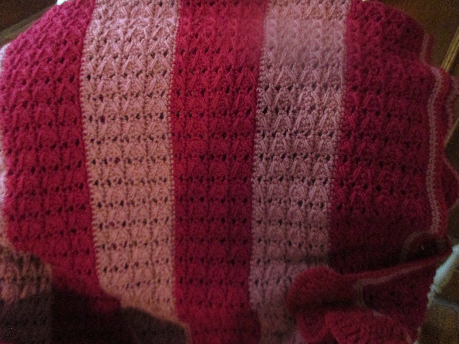 Cranberry Red Pink Mauve Ruffle Crochet Throw Blanket Afghan 51 x 78