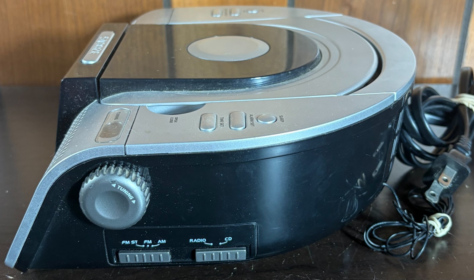 GPX CD Player AM/FM Radio Dual Alarm Clock CRCD3805 Battery Backup Tested 2005