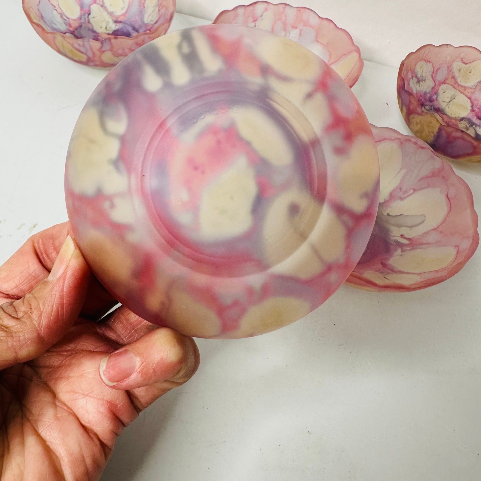 Set of 5 Pink Purple Marbled Art Glass Scalloped Decorative Trinket Bowls 4.5&Prime;