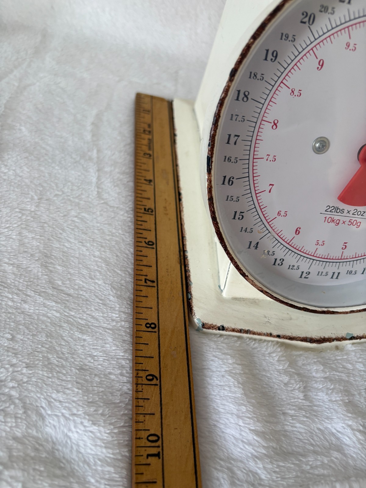 Unbranded Farmhouse Decorative Scale – 22lb x 2oz or 10kg x 50g