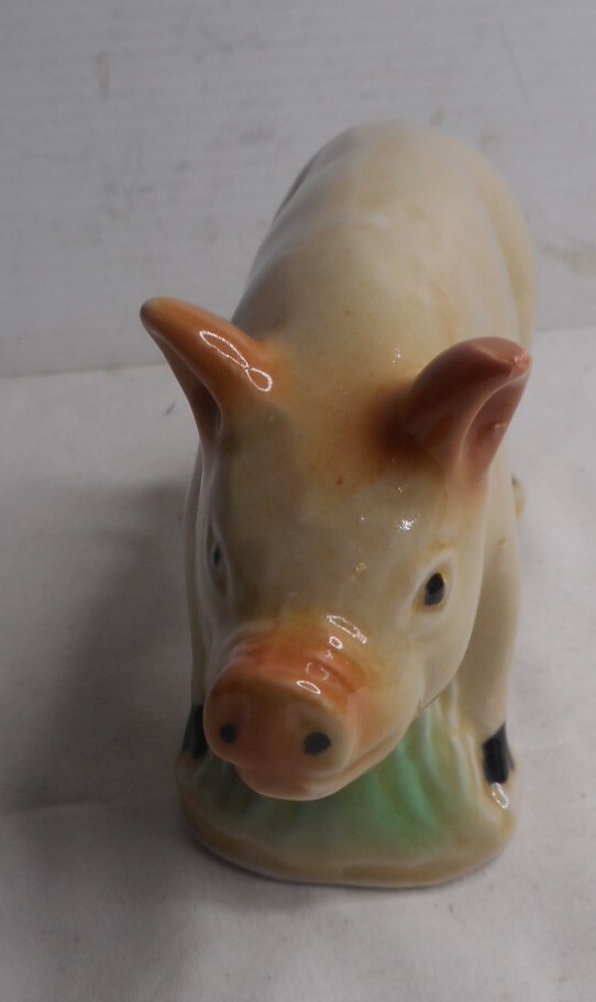 Vintage Ceramic Pig Figurine made in Brazil Hand Painted 7&Prime; L x 3-3/4&Prime; H x 2-1/4
