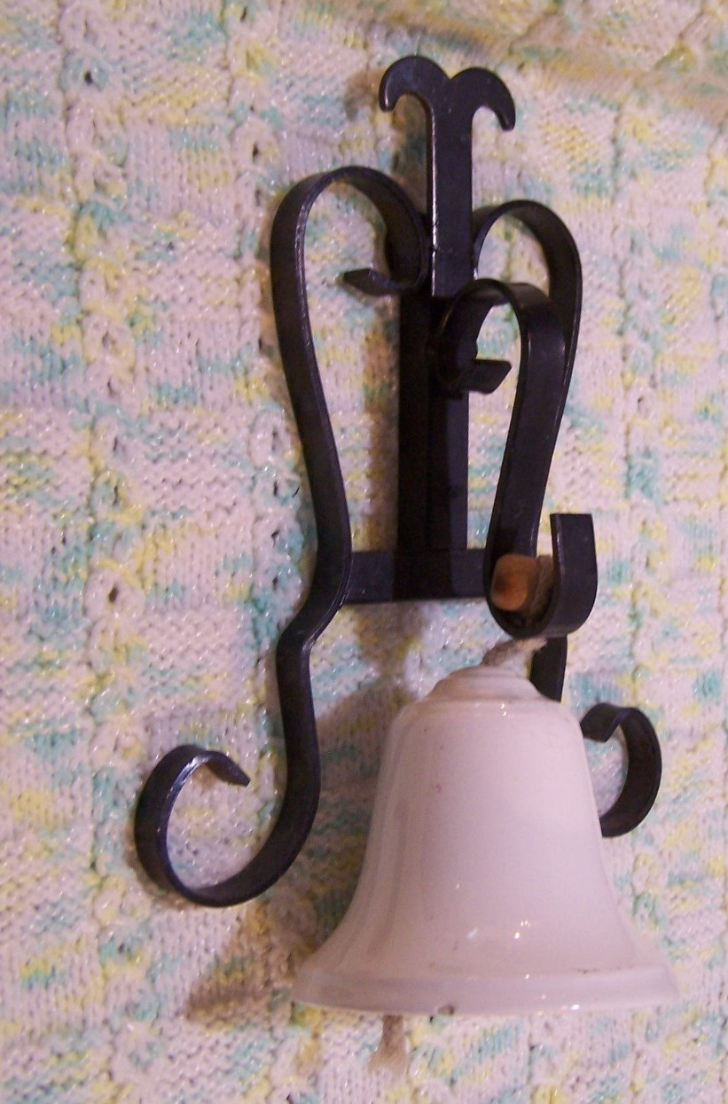Vintage Black Iron Dinner Bell/Door Bell – 7.5&Prime; Wall Mount – Farmhouse Decor
