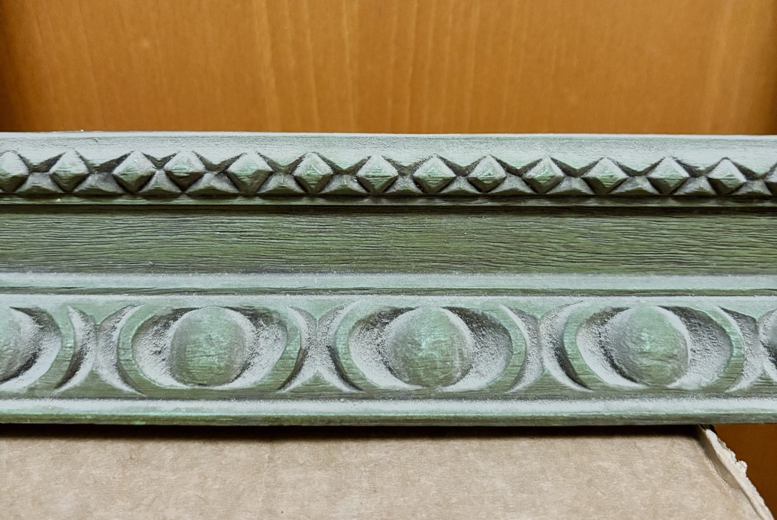 VTG Ornate 8×10 Frame Green Wood Composite Carved Style Mid Century Modern