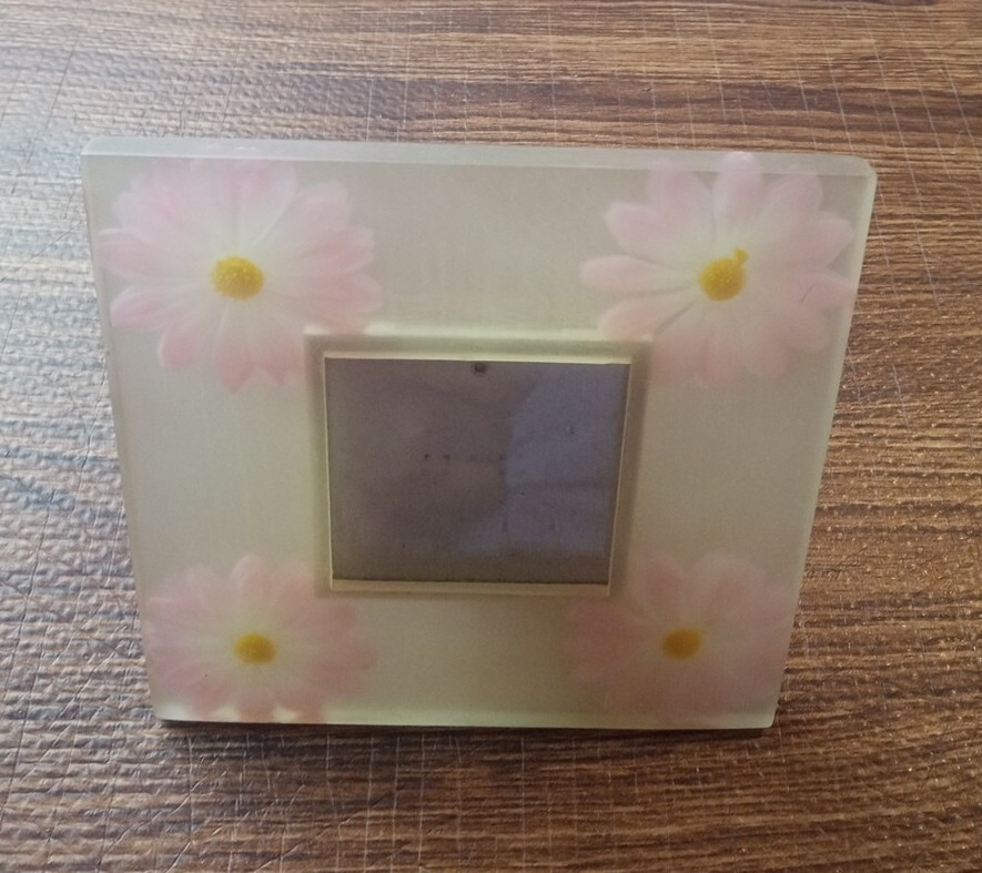Vintage Resin Photo Frame Flower soft colors 6.5”x 6.5”