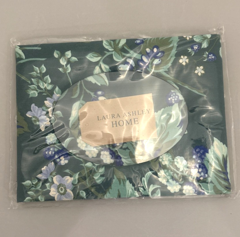Laura Ashley Bramble Berry Fabric Padded Photo Frame Brand New 4” X 6” NIB