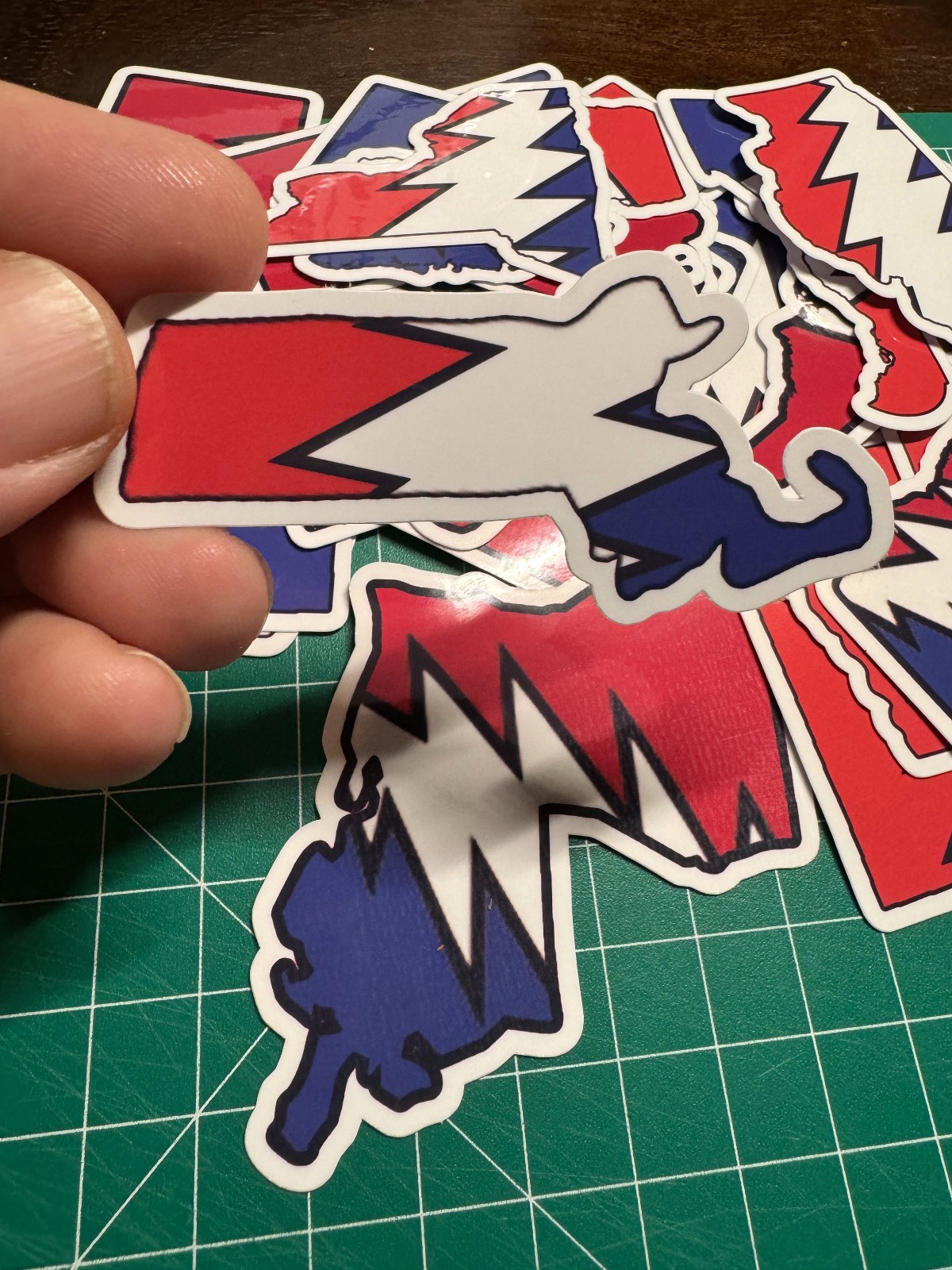 Massachusetts Stealie – Grateful Dead – Laminated Vinyl Sticker 1.5&Prime;x3&Prime;