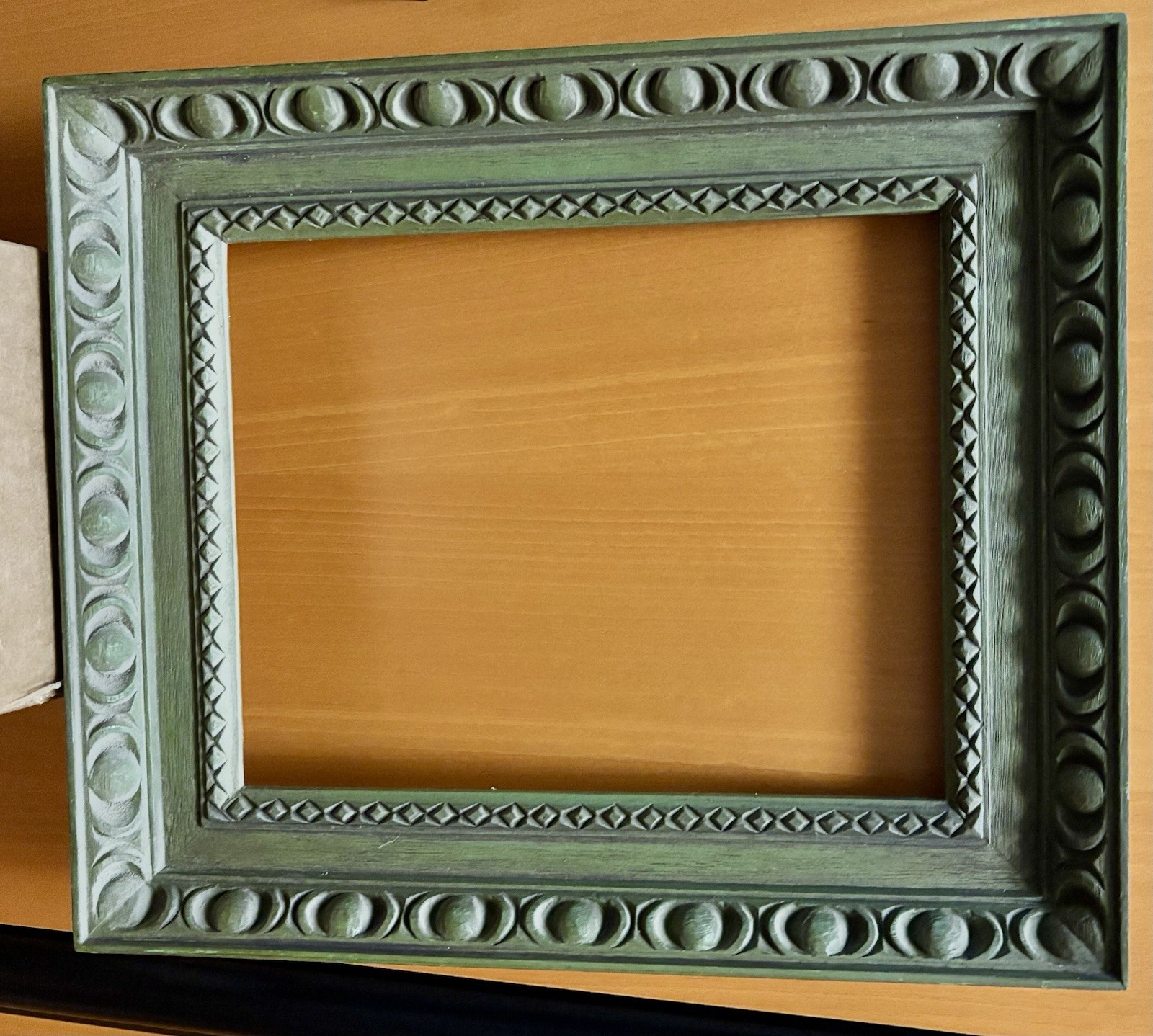 VTG Ornate 8×10 Frame Green Wood Composite Carved Style Mid Century Modern