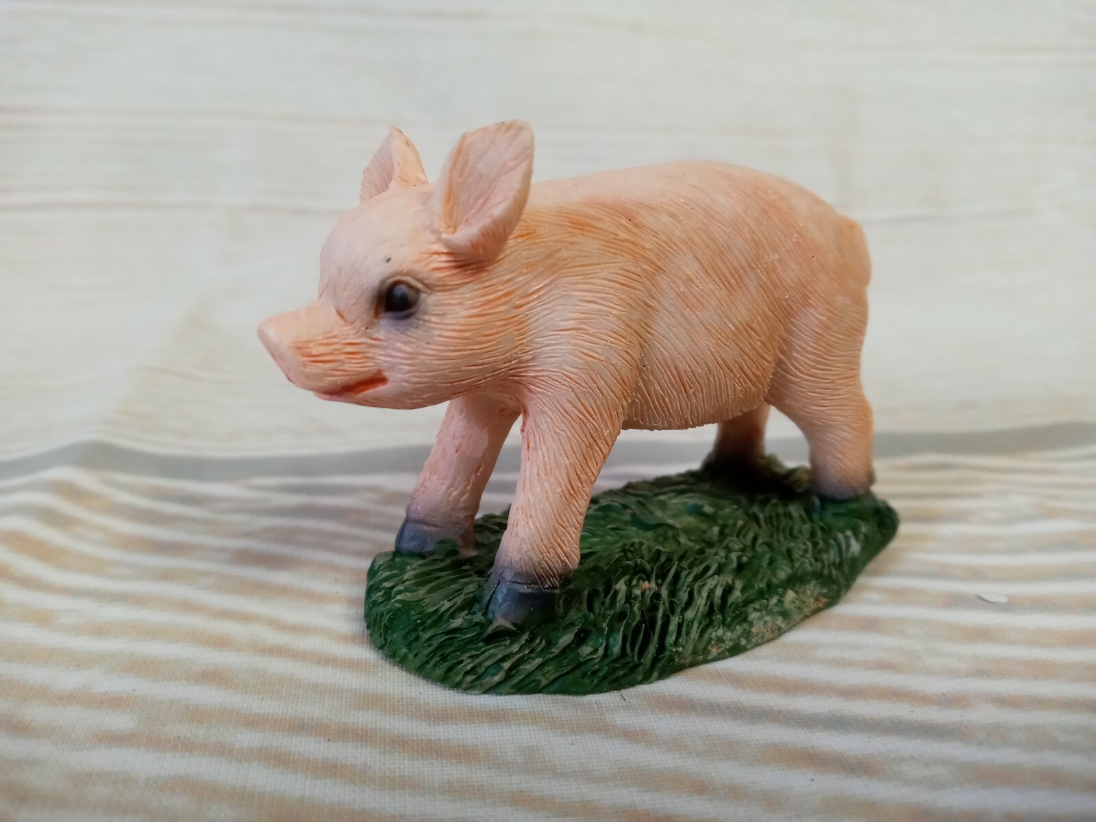 New! Mini PIG Hog Sow Decor Table Tier Tray Resin Farmhouse Ranch Country Bacon