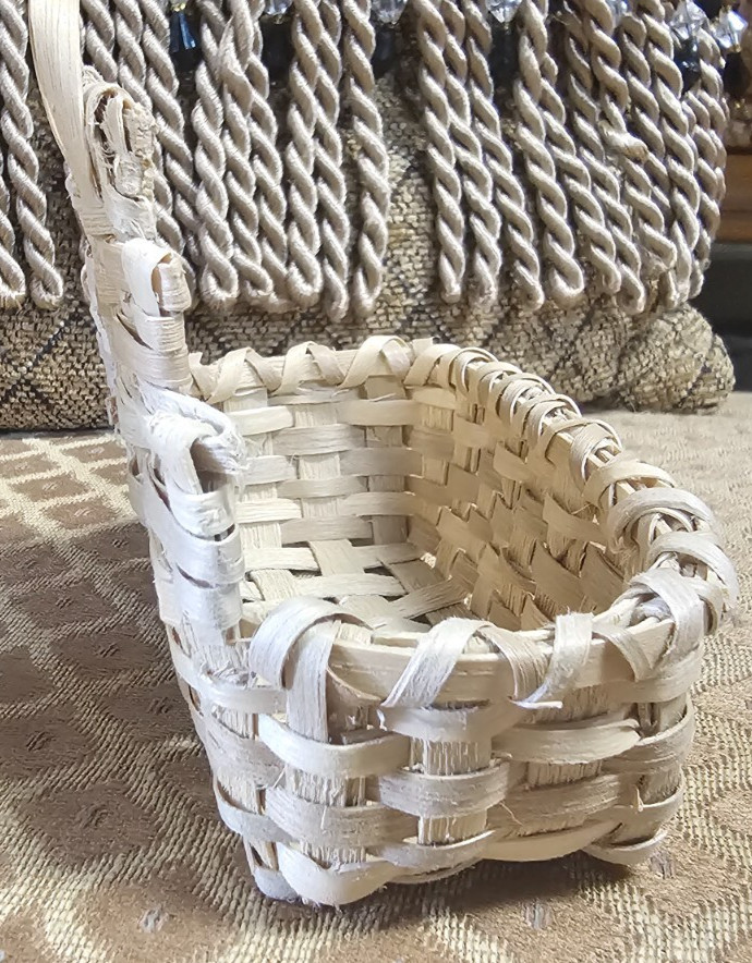 tiny handmade hanging basket 3 1/2&Prime;T x 4&Prime;x 2 1/8&Prime; collectable unique