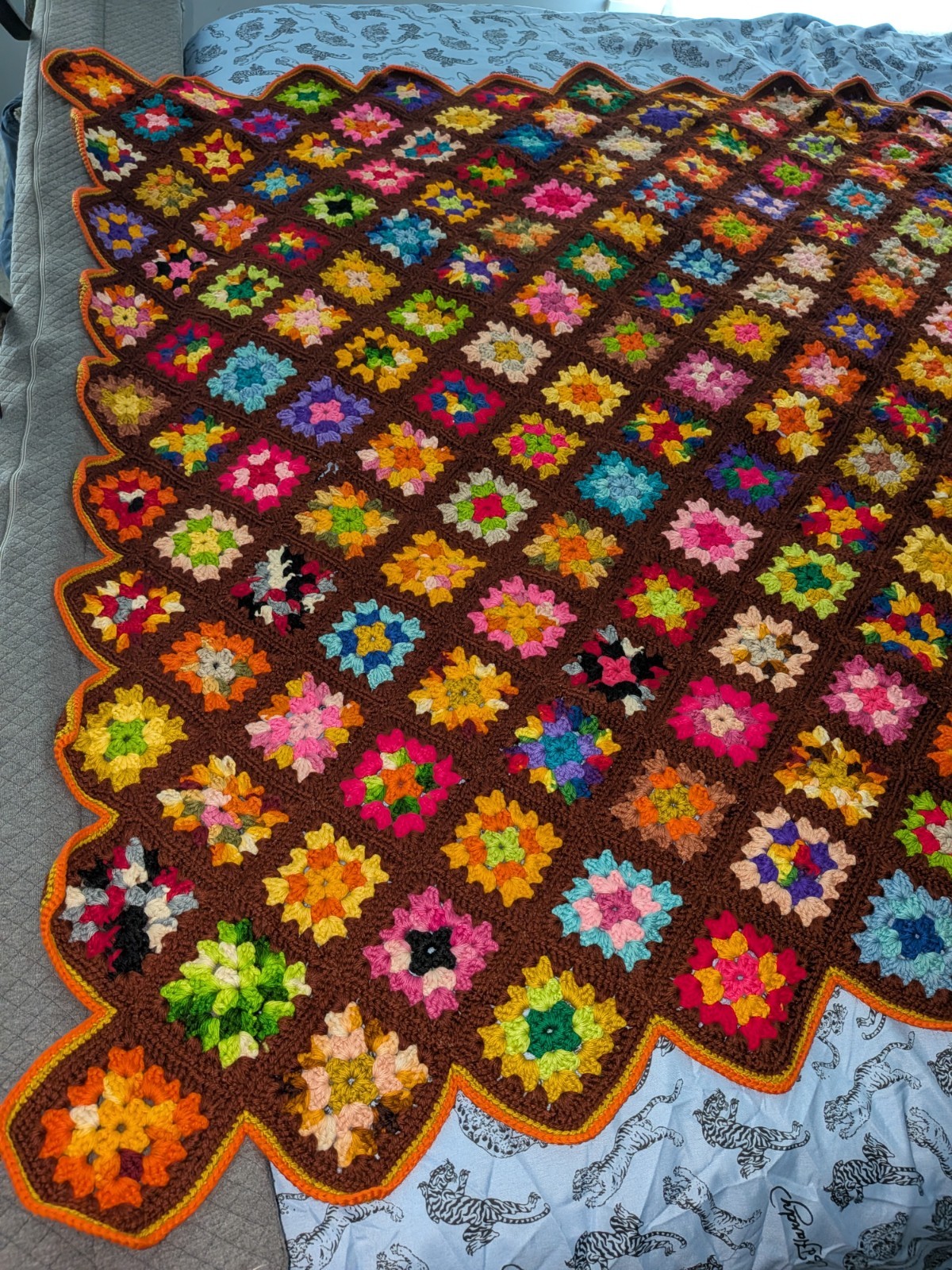 Vintage 64&Prime; x 44&Prime; “Roseanne”/ « Grannycore » Crochet Multicolor Afghan