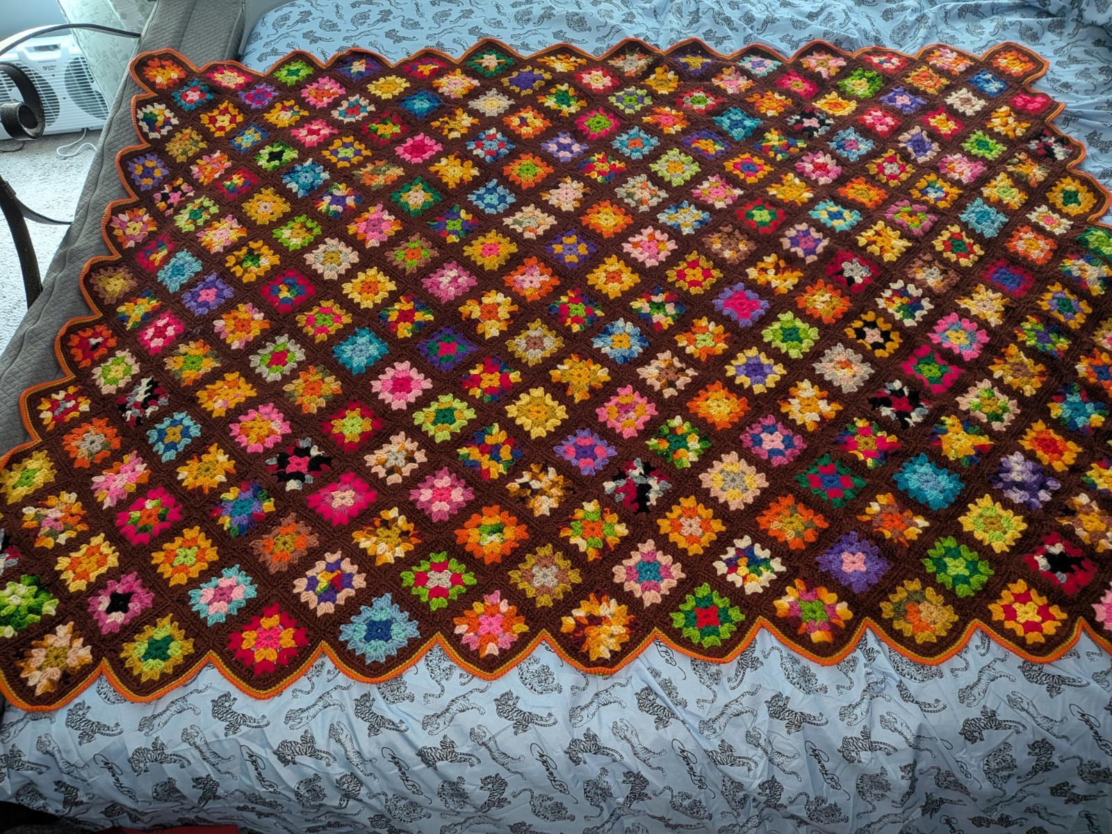 Vintage 64&Prime; x 44&Prime; “Roseanne”/ « Grannycore » Crochet Multicolor Afghan