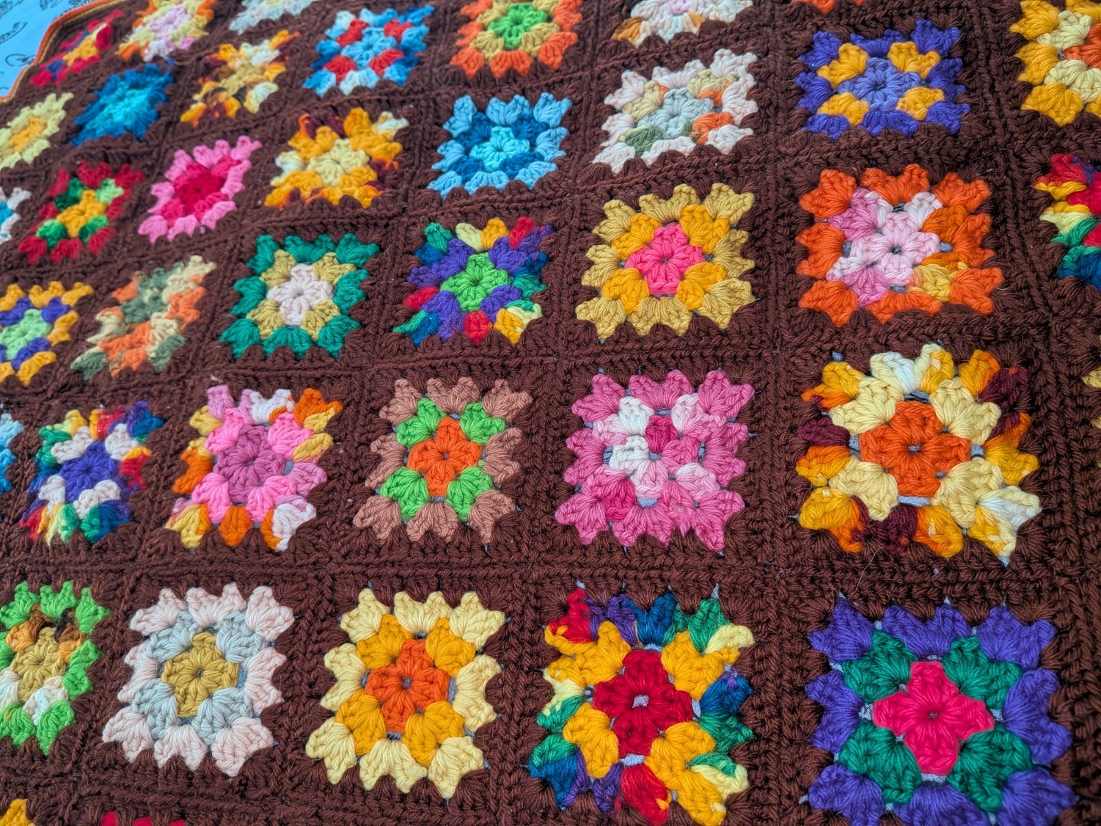Vintage 64&Prime; x 44&Prime; “Roseanne”/ « Grannycore » Crochet Multicolor Afghan