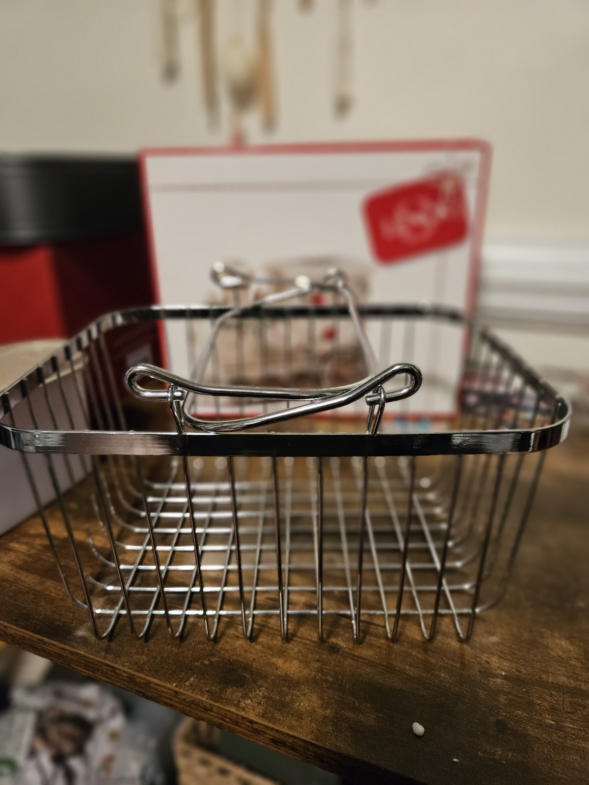 WIRE BASKET WITH HANDLES 11-3/8&Prime; x 9-1/4&Prime; x 6&Prime;