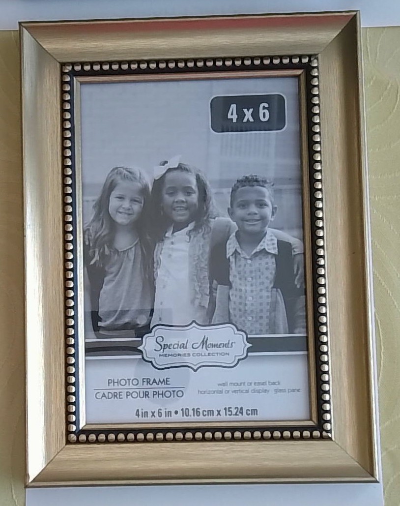 Picture frames from Vacation Places. 12 assorted frames. Most 4×6 in