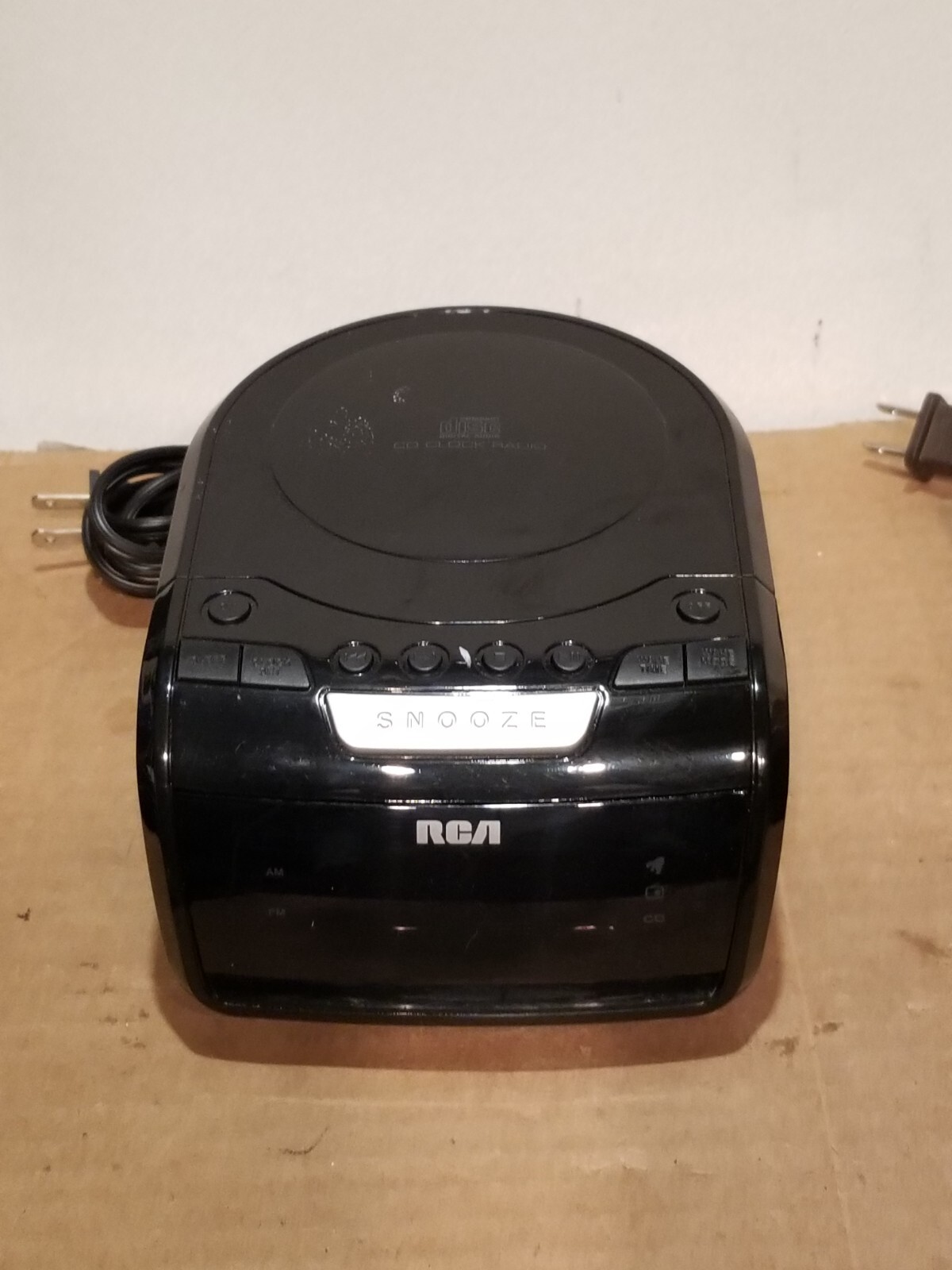 RCA CD AM FM Alarm Clock Radio RP5605-A, No Box – Working