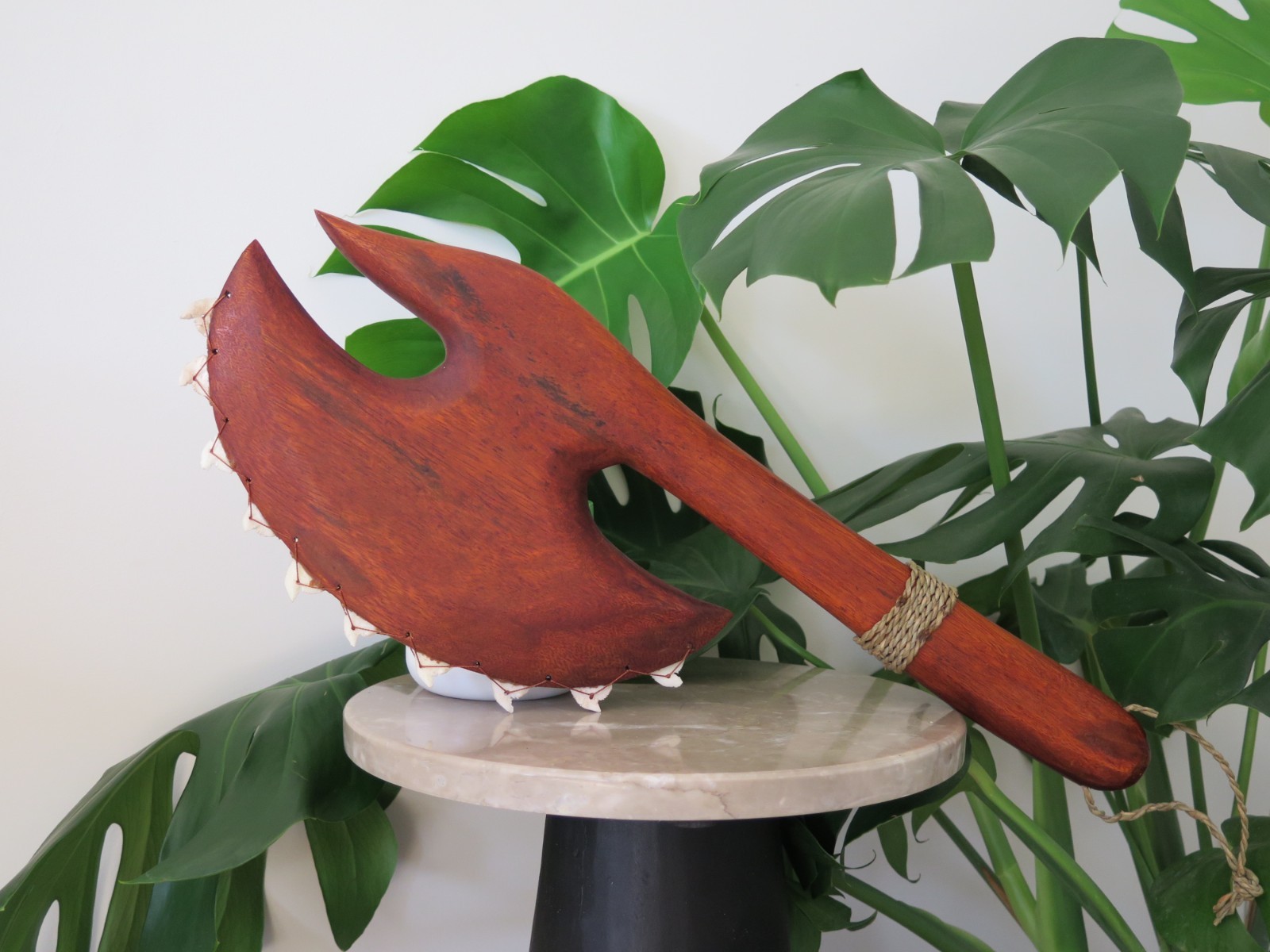 Hawaii Hand Made Solid Wood Lei O Mano Polynesian 20&Prime; War Axe Weapon Hanging