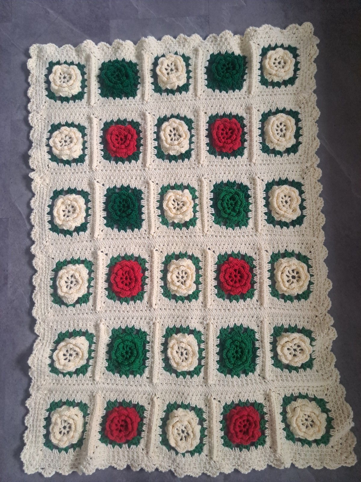 Vintage Crochet Afghan 3D Rose Granny Square Blanket Throw 50×34