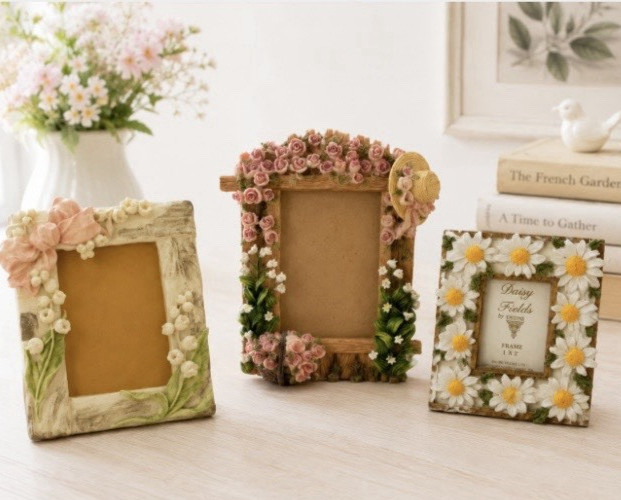 Lot of 3 Small Picture Frames 3D Floral Resin Roses Daisies Lily of Valley