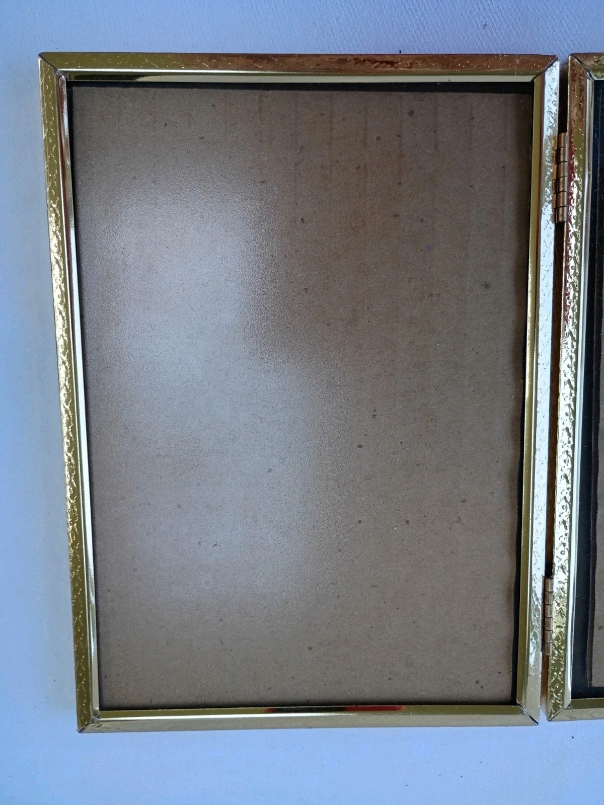 Vtg MCM 4.75 x 6.75 Double Hinged Brass Gold Tone Metal Photo Picture Frame