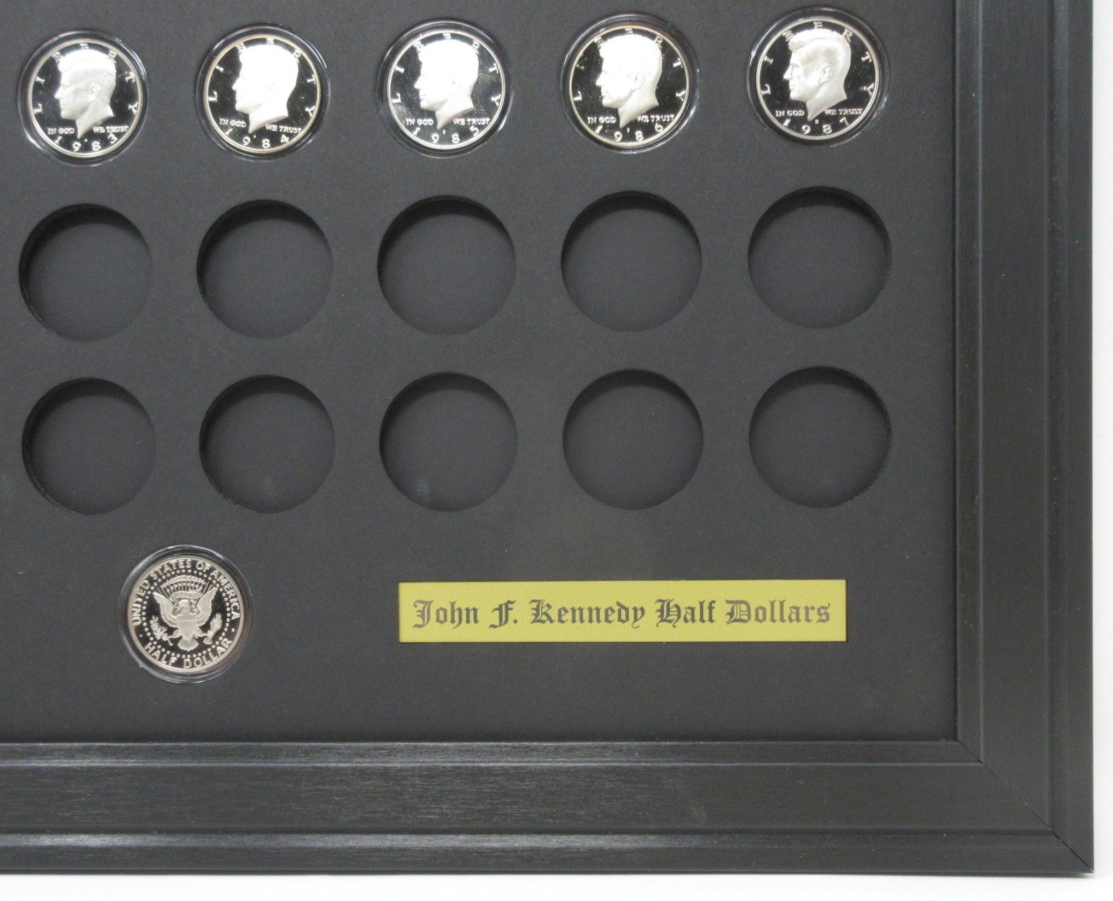 40 KENNEDY HALF DOLLAR COINS (NOT INCLUDED) WALL DISPLAY PICTURE FRAME 16&Prime; x 12&Prime;