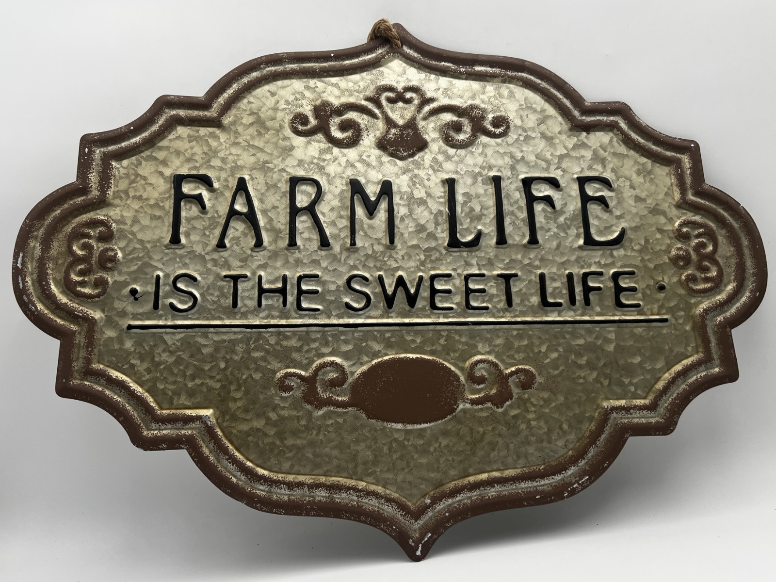 Farm Life is The Sweet Life Metal Wall Art Door Sign 23 3/4&Prime; x 18 1/4&Prime;