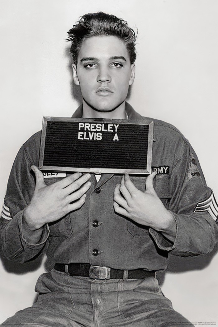 Elvis Presley – Personality Poster (Enlistment Photo – Black & White) (24 x 36&Prime;)