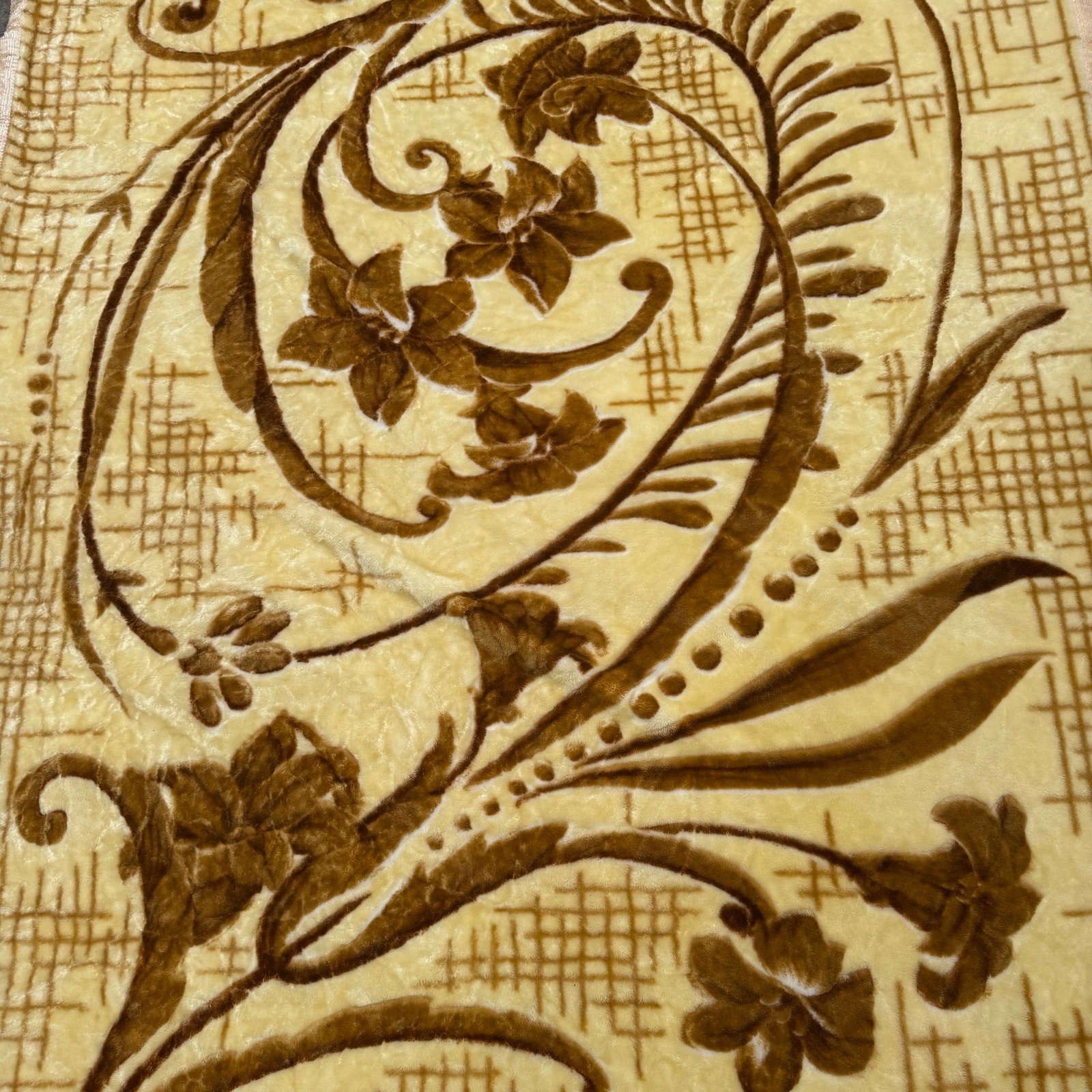 Vintage 90s Korean Faux Mink Blanket Yellow Brown Flowers 10lbs Thick Warm 90×80