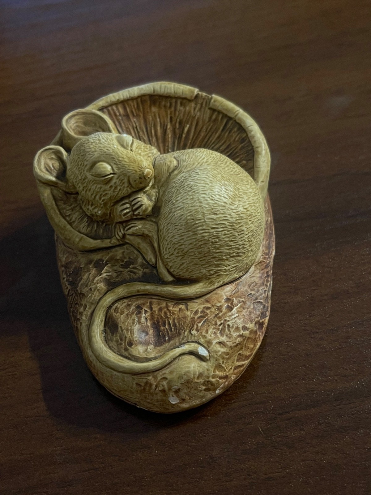 Sleeping Mouse on Mushroom Figurine Miniature Resin Animal Statue Fairy Garden