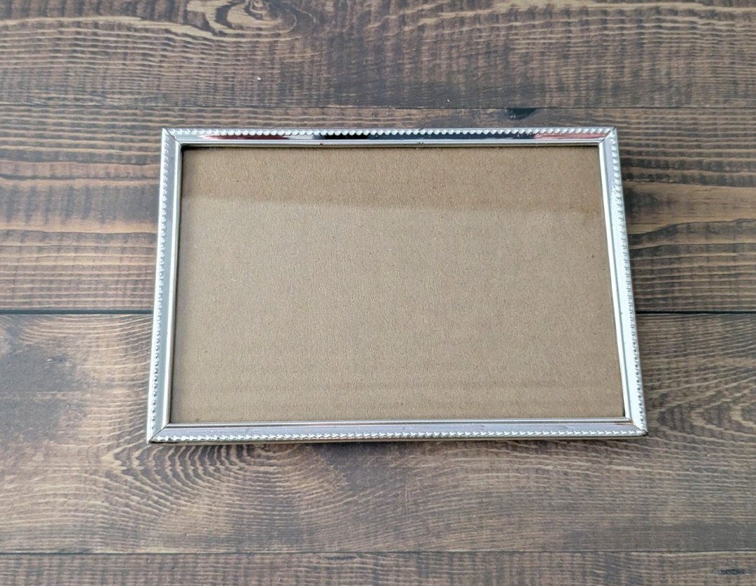 Vintage ECCOLO silver beaded edge picture frame vertical or horizontal