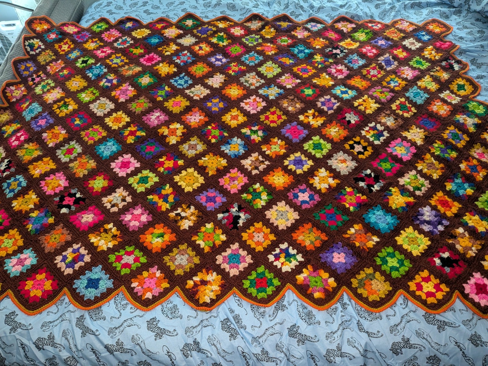 Vintage 64&Prime; x 44&Prime; “Roseanne”/ « Grannycore » Crochet Multicolor Afghan