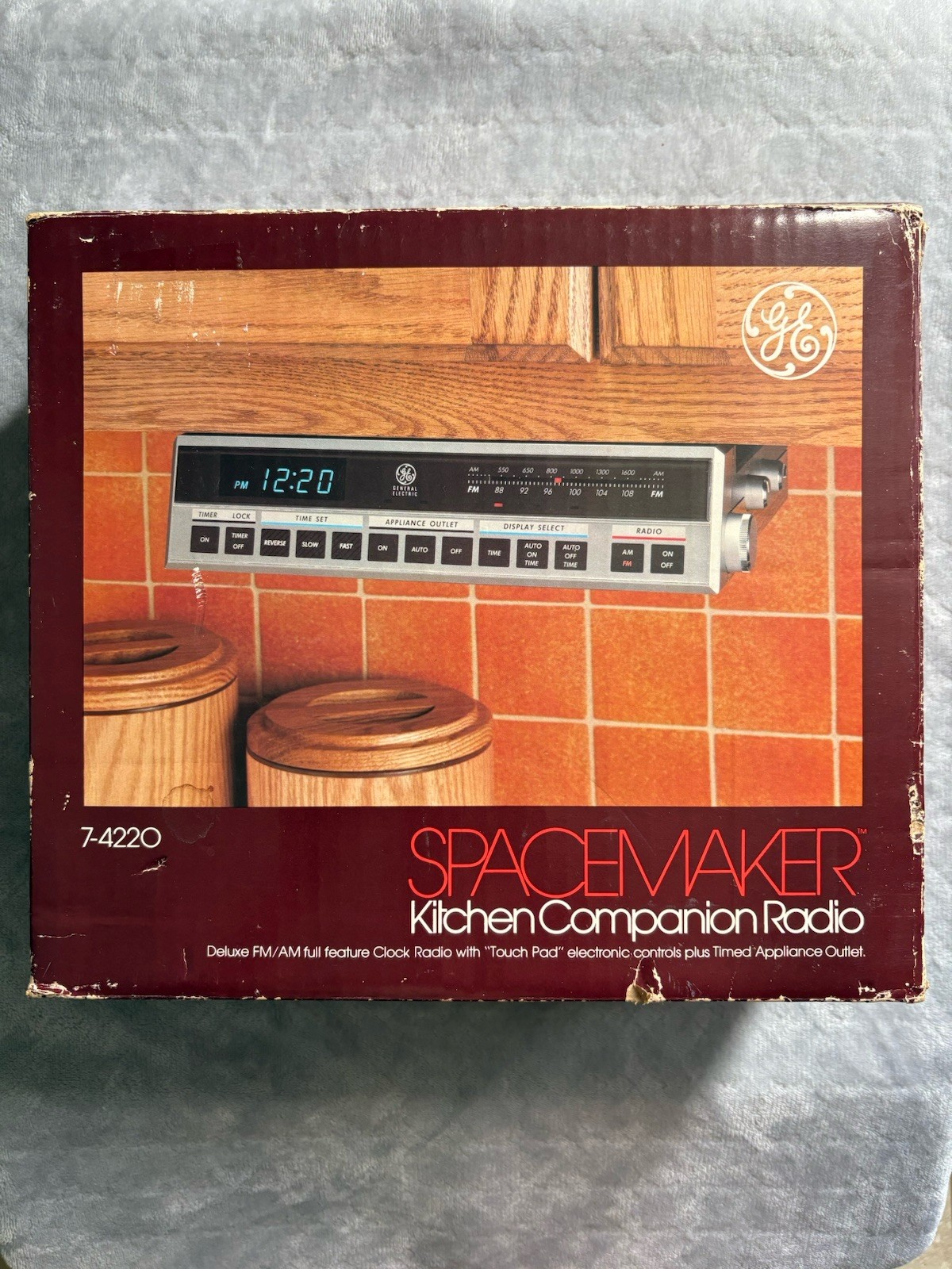 *WORKS* GE Spacemaker Kitchen Companion Radio Silver 7-4220 AM/FM Clock Vintage