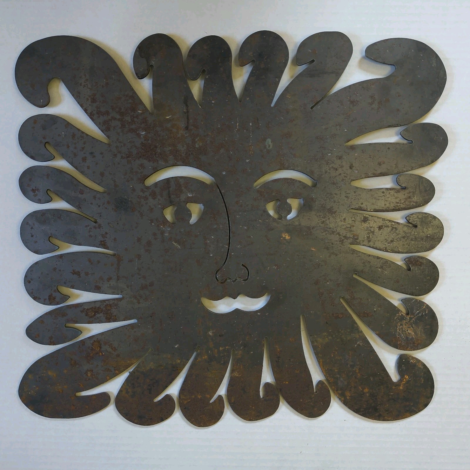 Cast Iron Smiling Sun Face Wall Art Decor Celestial Cosmic Rustic Rusty Lg 19&Prime;