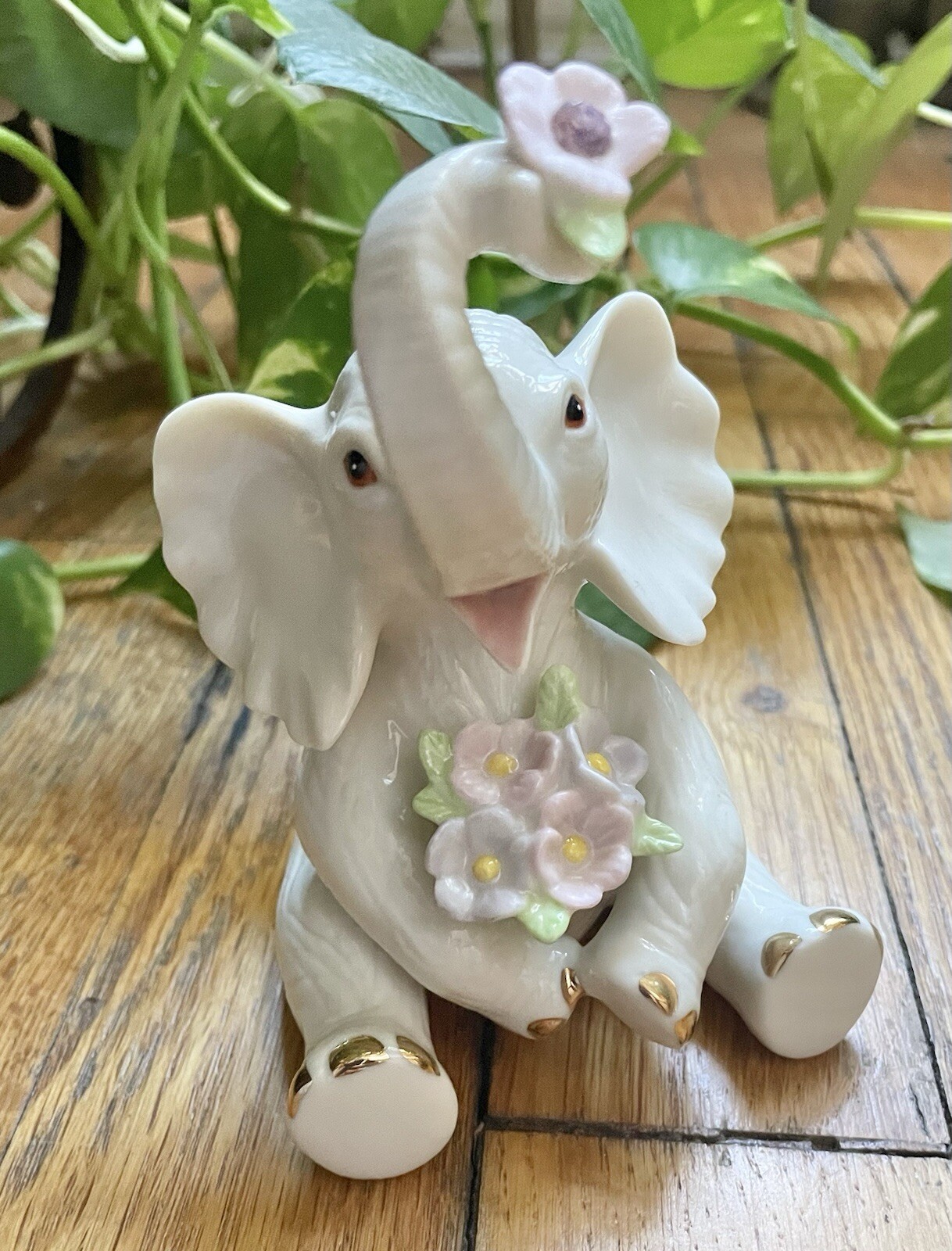 Lenox Jewels Collection Elephant Flower Bouquet Figurine Purple June Birthstone