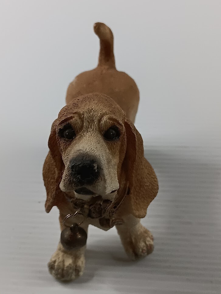 Small Dog Figurine – very cute – pre owned