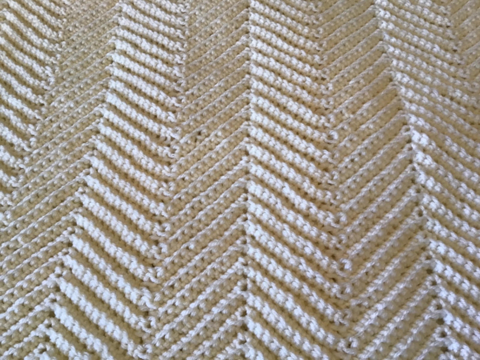 Vtg Handmade Crochet Blanket Afghan 84” x 67” Zig Zag Chevron Ivory Cream